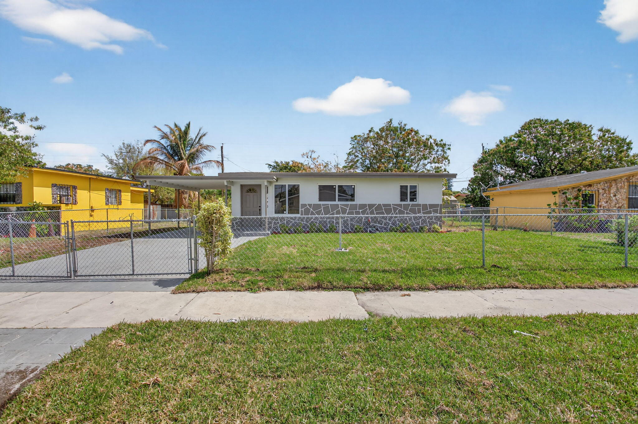 LAKE AIRE ESTATES - Residential