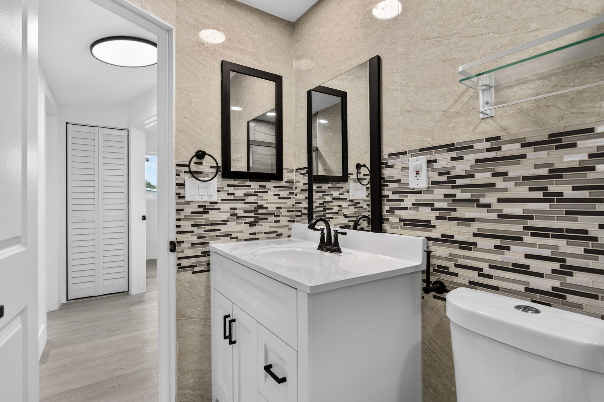 LAKE AIRE ESTATES - Residential