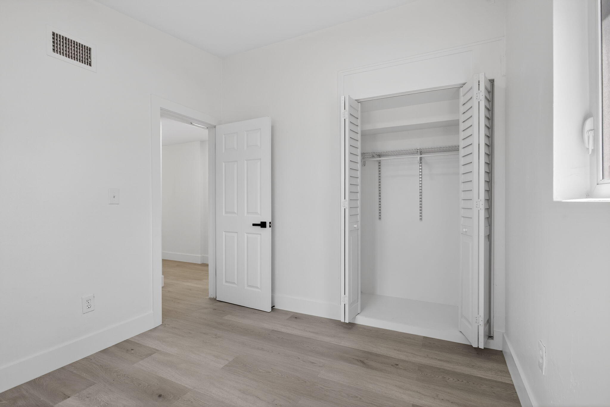 LAKE AIRE ESTATES - Residential