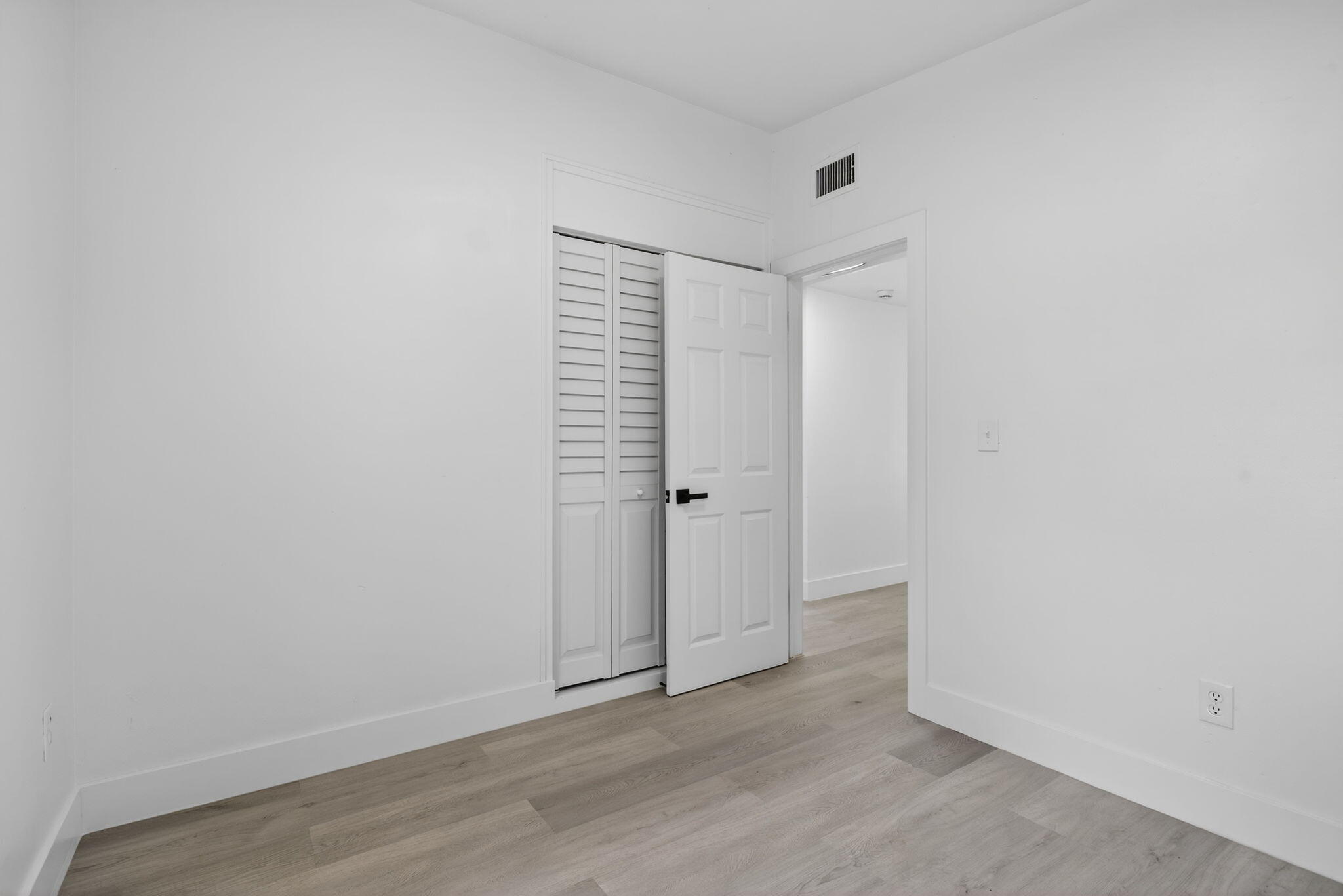 LAKE AIRE ESTATES - Residential