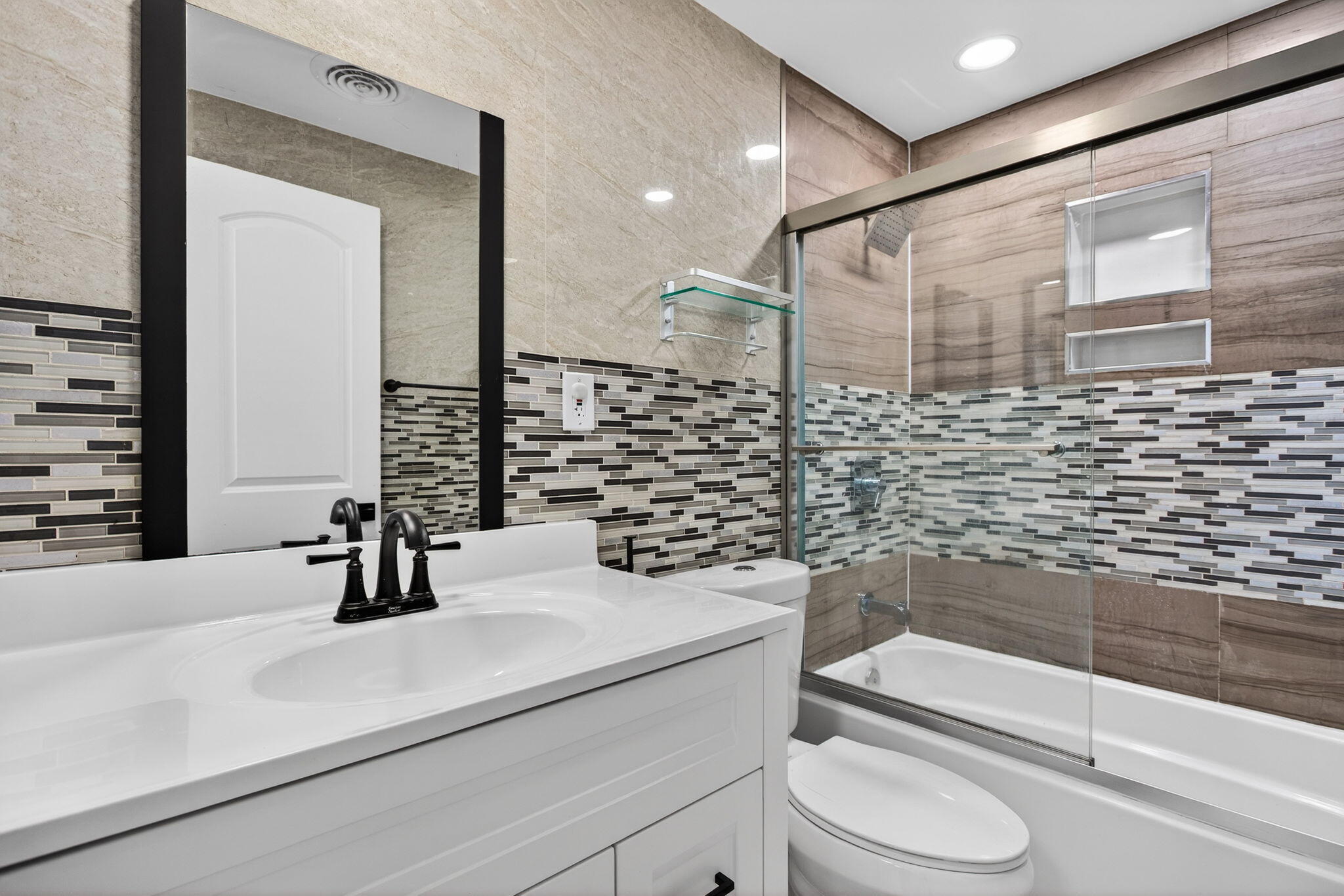 LAKE AIRE ESTATES - Residential