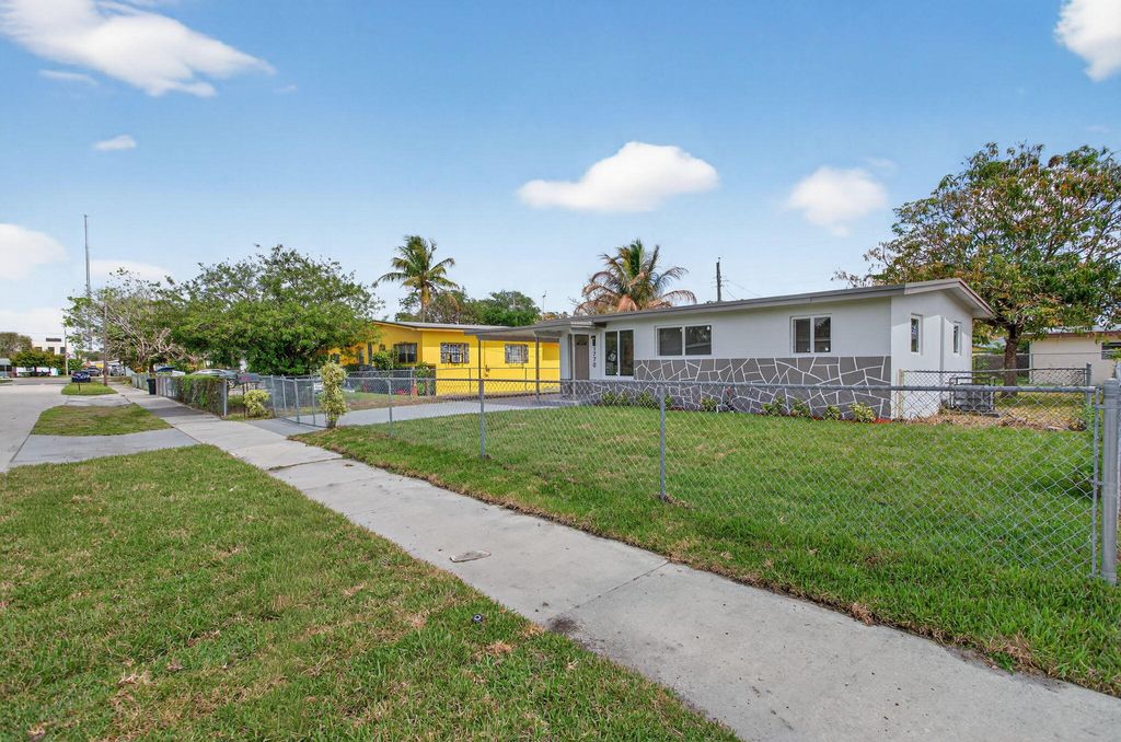 Photo of 1770 NW 26th Avenue, Fort Lauderdale, FL 33311 (MLS # B26000427)