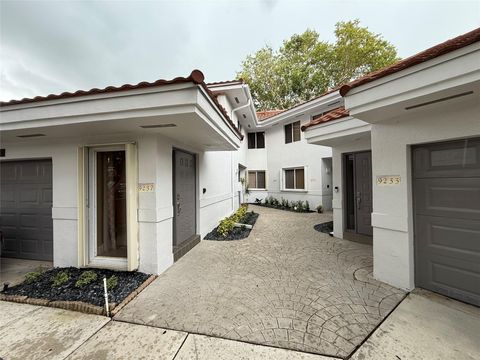 Tiny photo for 9237 9th Place #9237, Plantation, FL 33324 (MLS # F10555477)