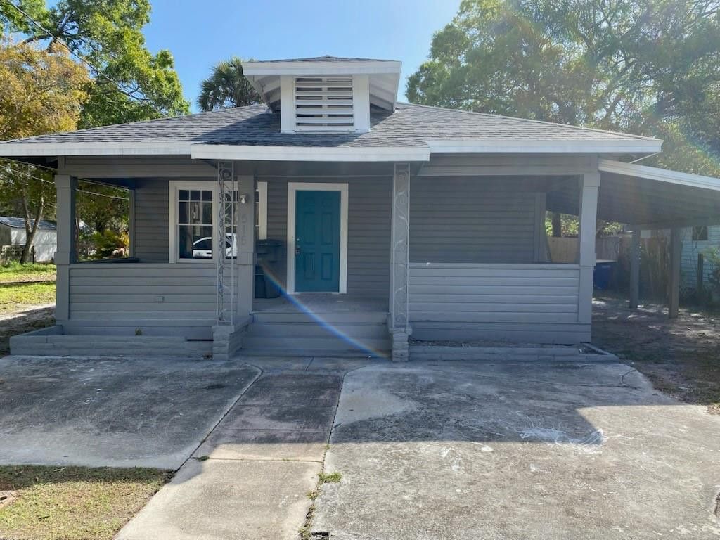 Photo of 516 S 11th Street #FRONT, Fort Pierce, FL 34950 (MLS # F10552843)