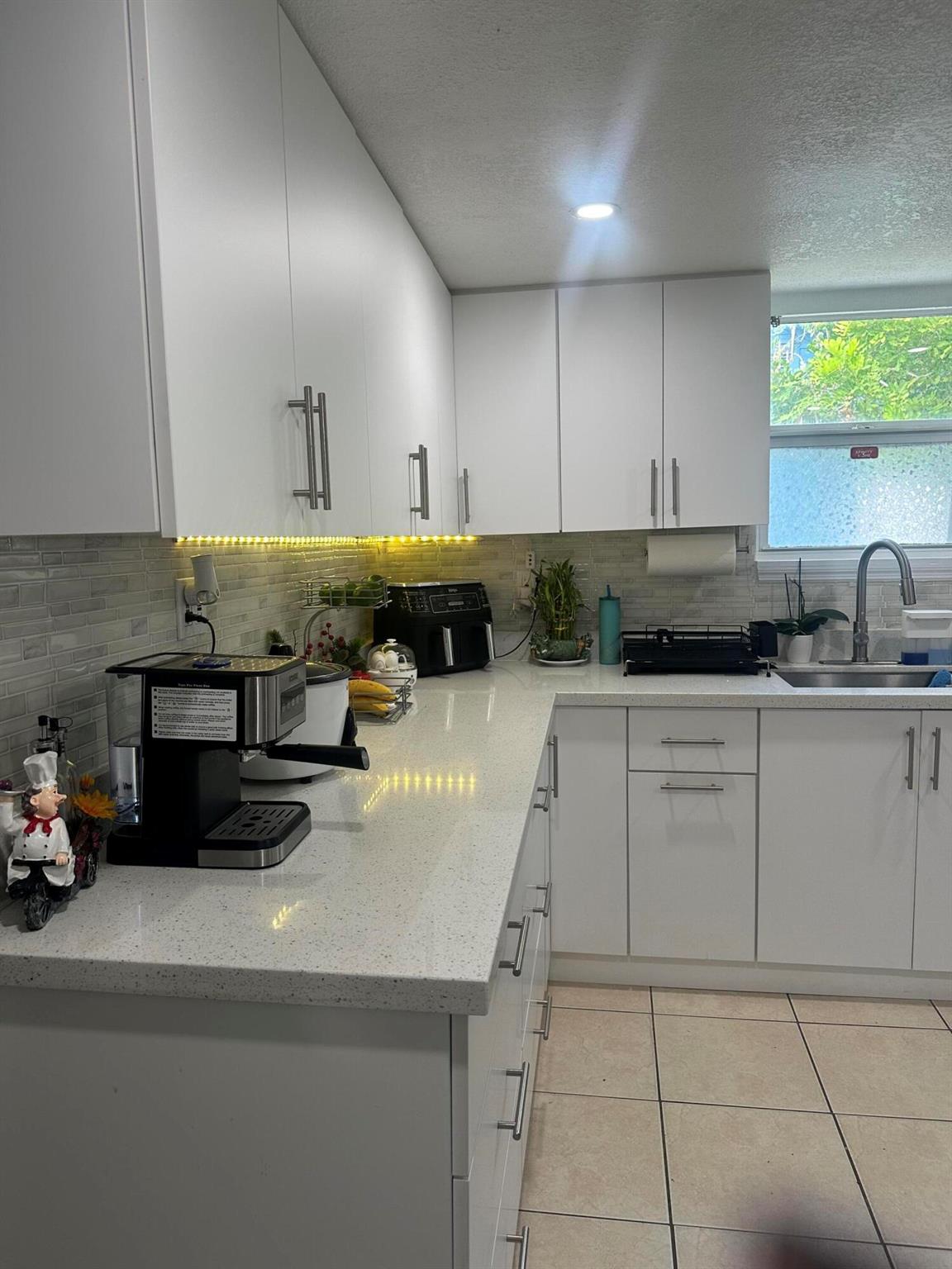 LAKEVIEW HEIGHTS ADD 1 - Residential Lease