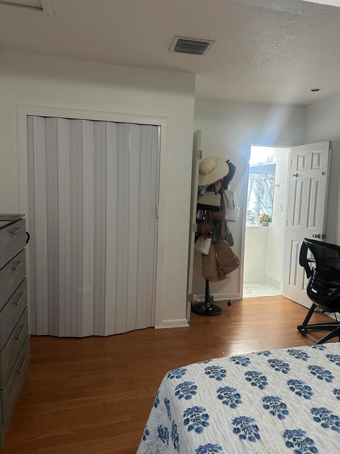 LAKEVIEW HEIGHTS ADD 1 - Residential Lease