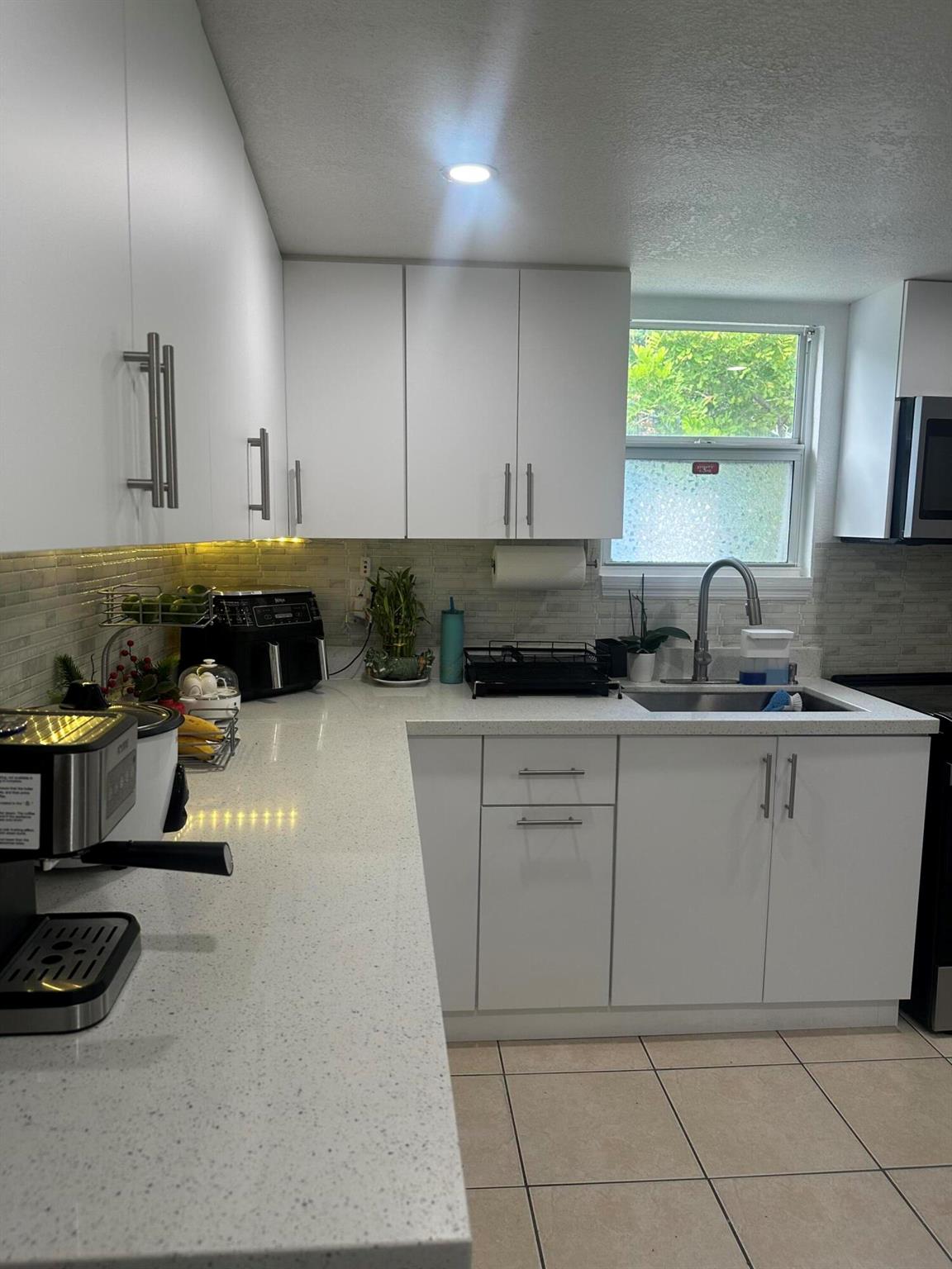 LAKEVIEW HEIGHTS ADD 1 - Residential Lease