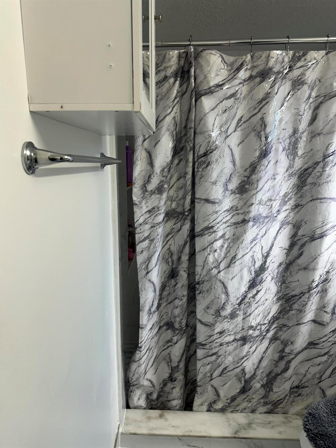 LAKEVIEW HEIGHTS ADD 1 - Residential Lease