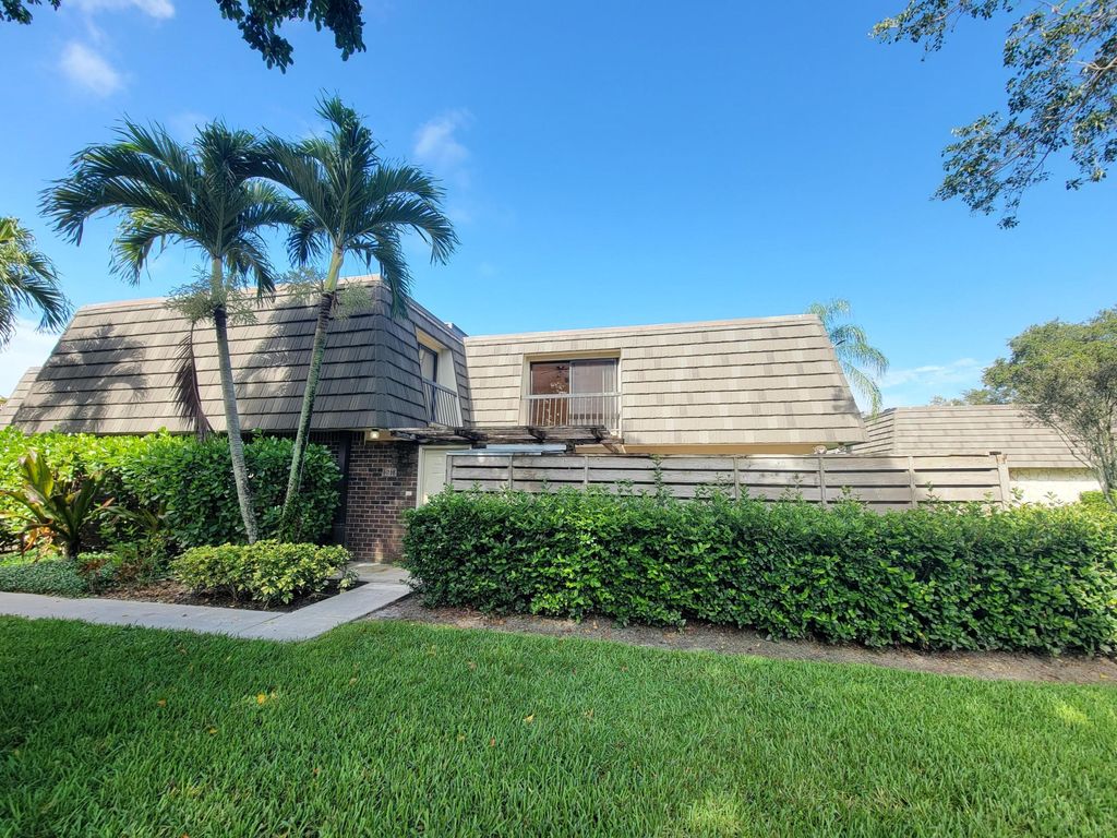 Photo of 1218 12th Terrace, Palm Beach Gardens, FL 33418 (MLS # R11032881)