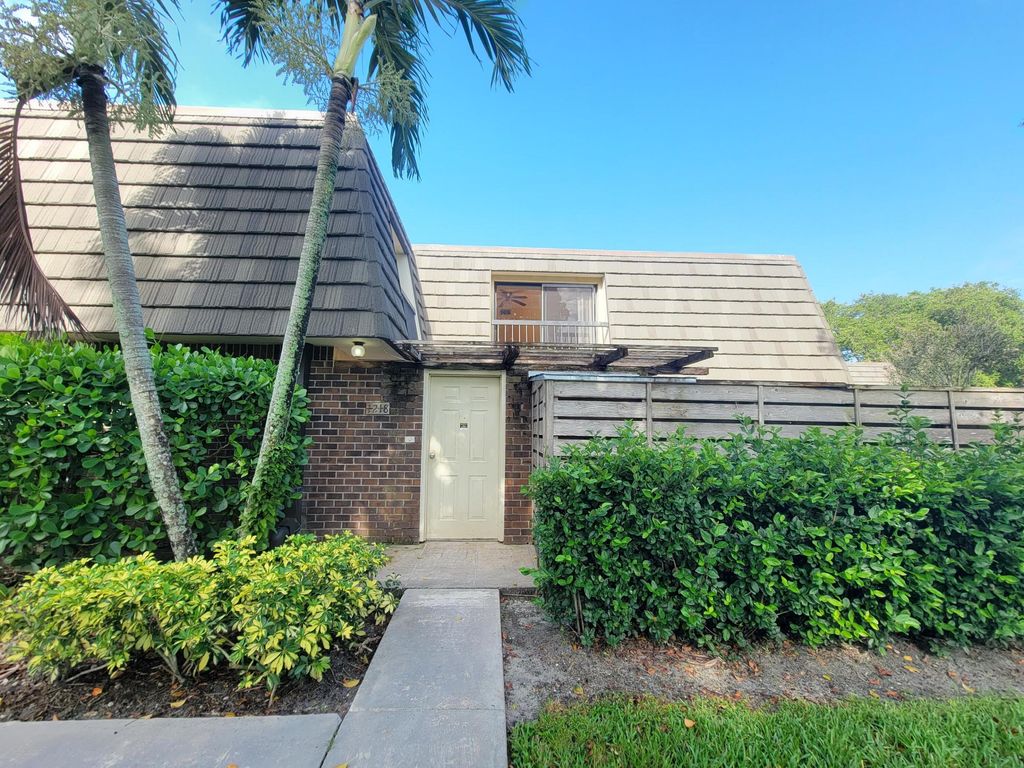 Photo of 1218 12th Terrace, Palm Beach Gardens, FL 33418 (MLS # R11032881)