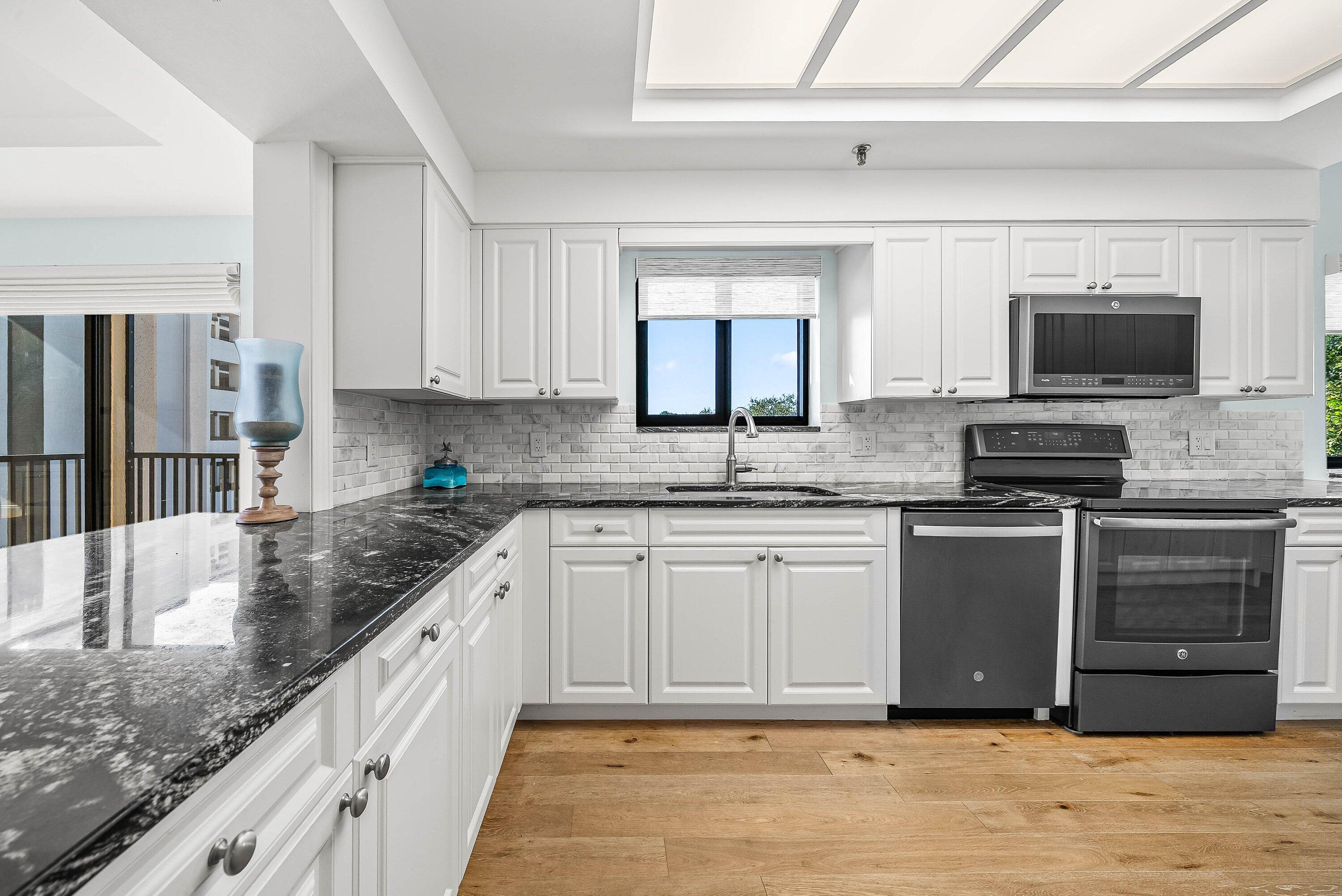 MARINA AT TWELVE OAKS CONDO - Residential