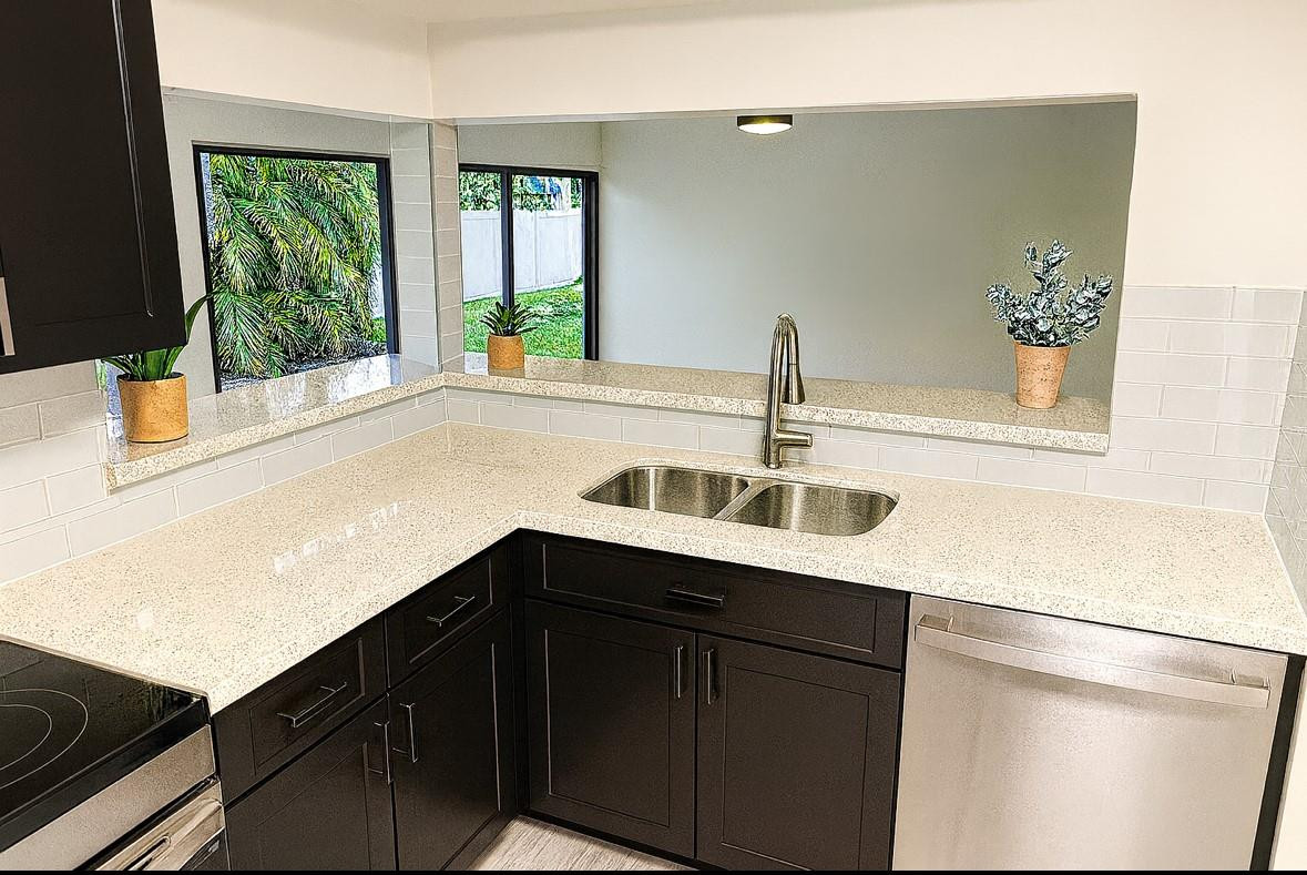 CLASSIC TOWNE HOUSES WEST CONDO - Residential