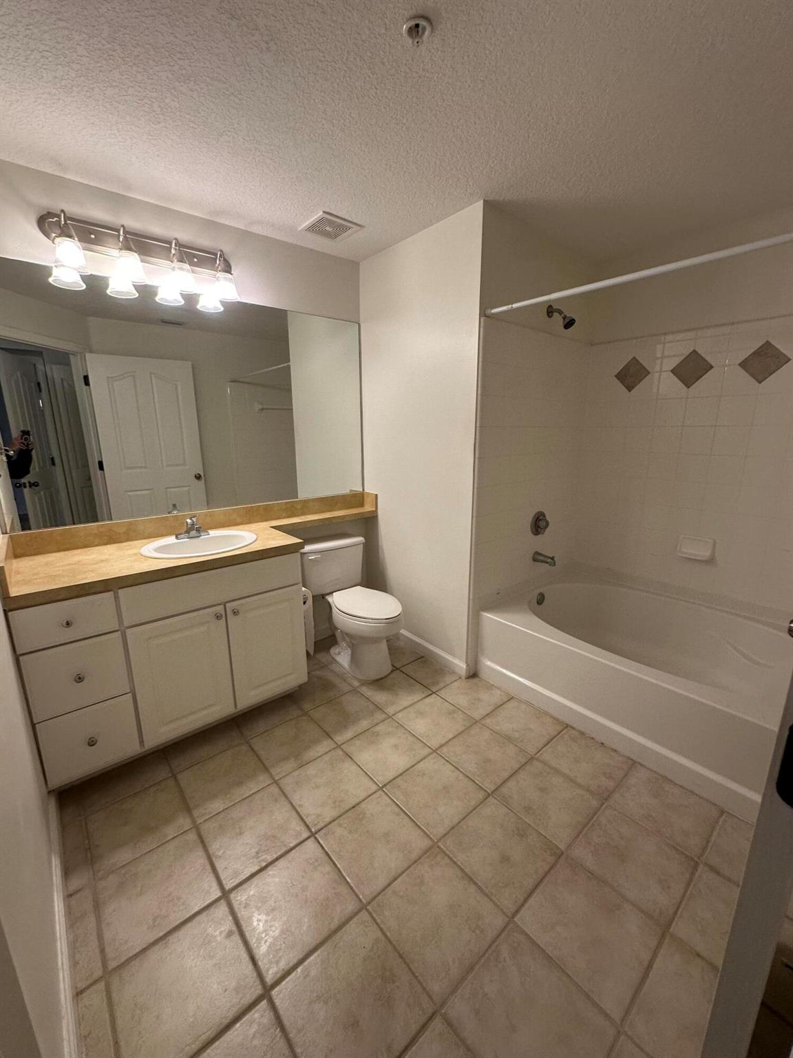 MEZZANO - Residential Lease