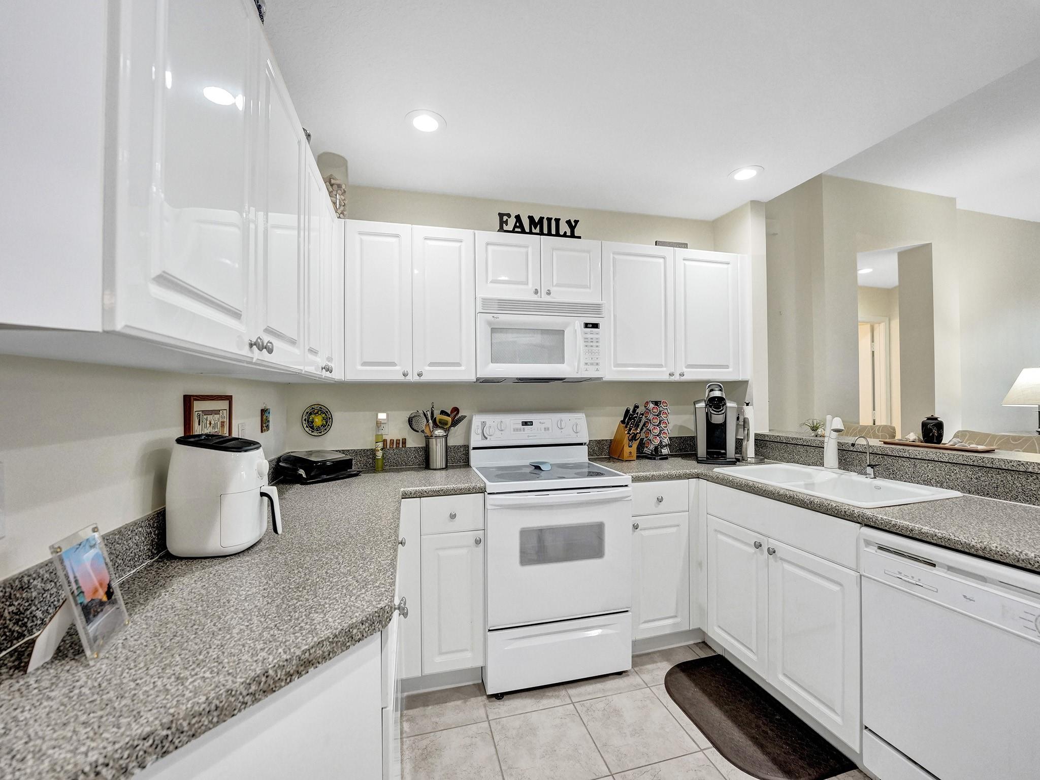 Coral Lakes - Residential