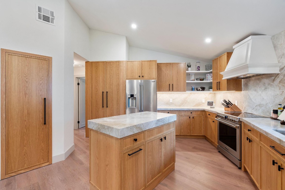 PEBBLE CREEK AT JACARANDA - Residential