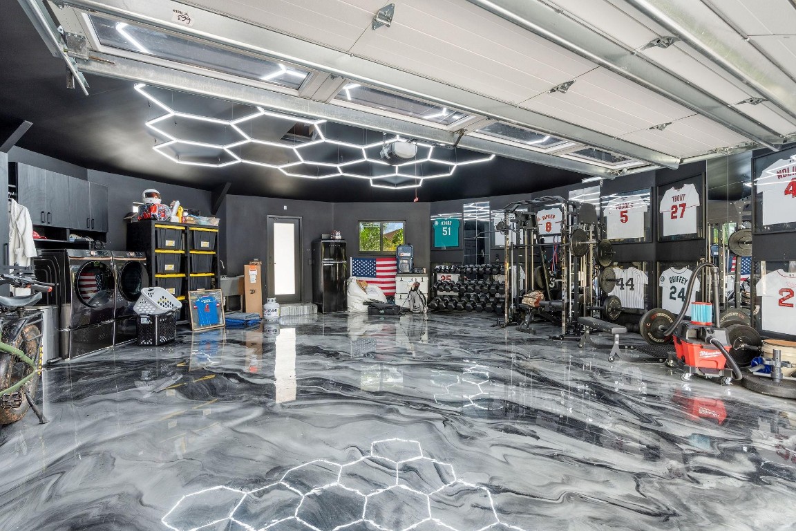 PEBBLE CREEK AT JACARANDA - Residential