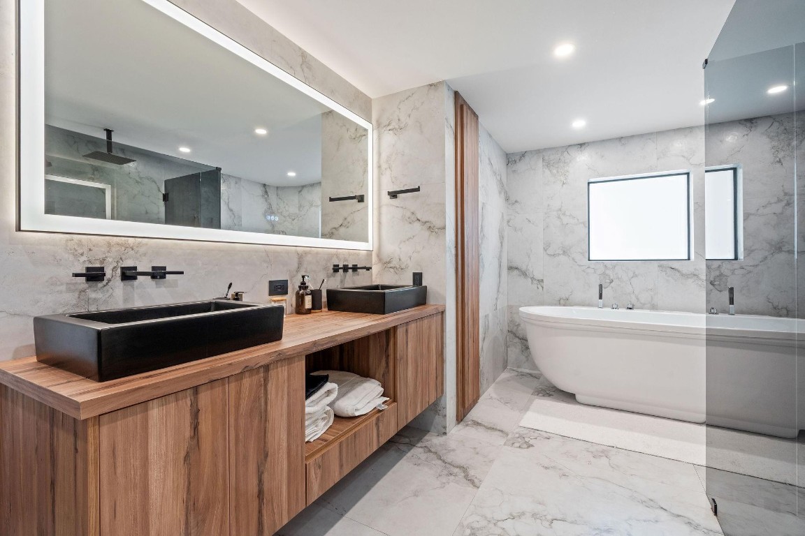 PEBBLE CREEK AT JACARANDA - Residential