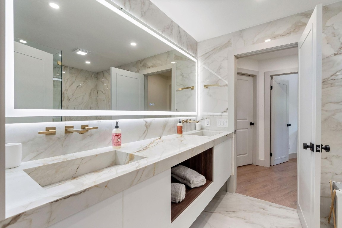 PEBBLE CREEK AT JACARANDA - Residential