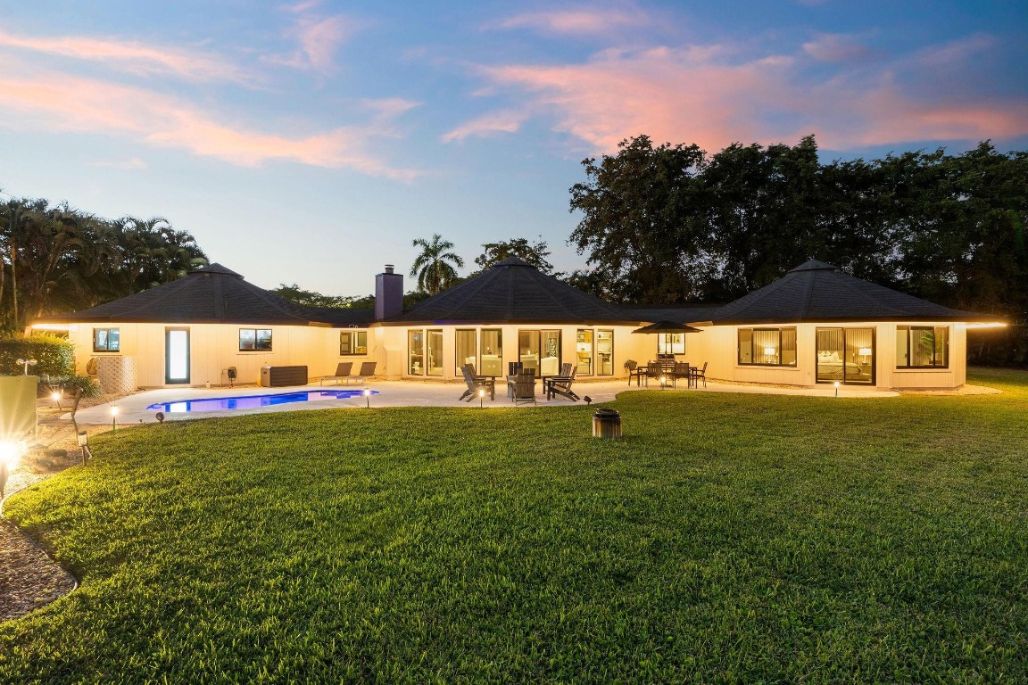 PEBBLE CREEK AT JACARANDA - Residential