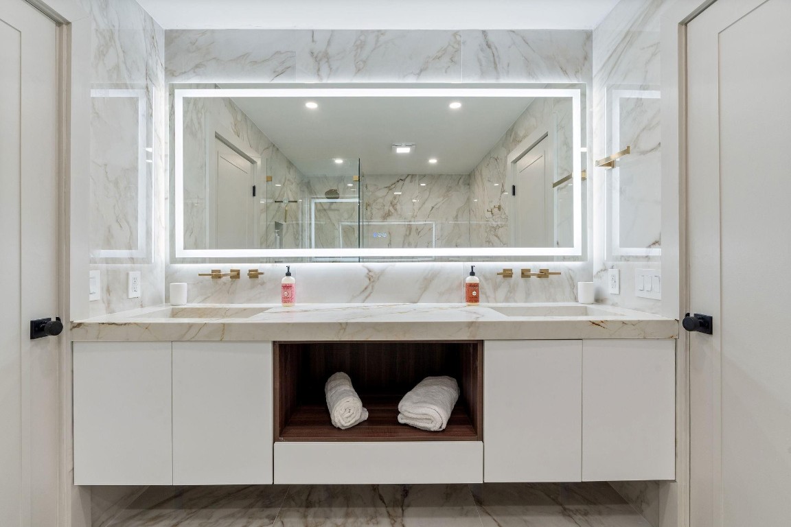 PEBBLE CREEK AT JACARANDA - Residential