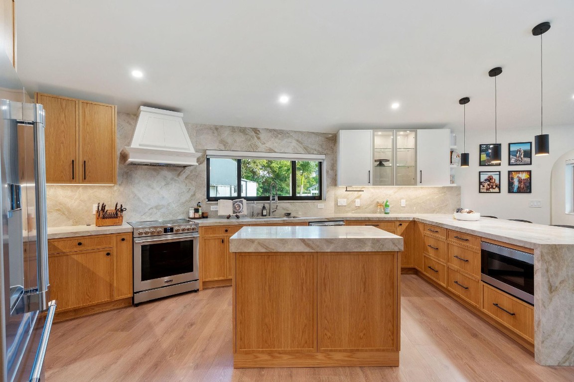 PEBBLE CREEK AT JACARANDA - Residential