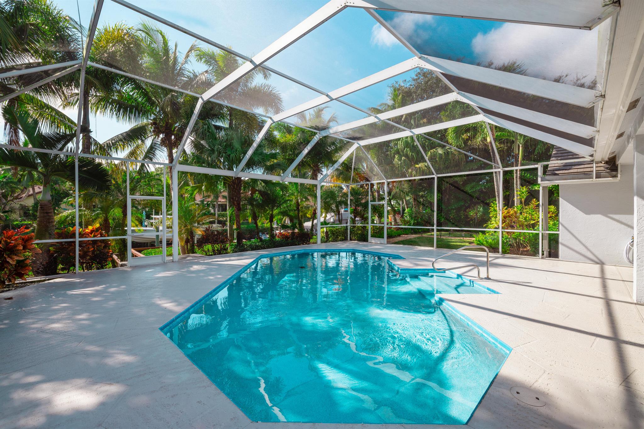 LOXAHATCHEE POINTE - Residential