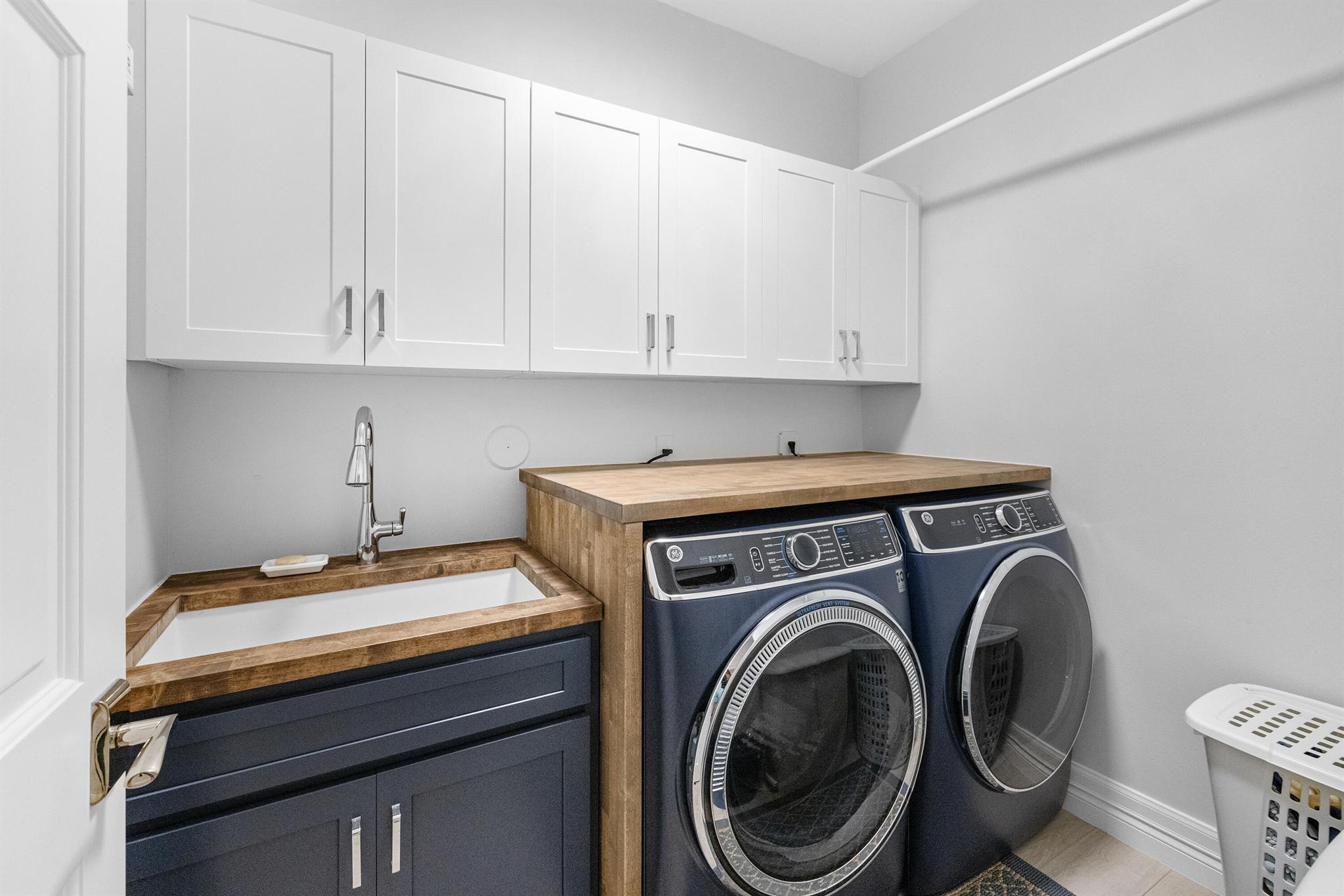 LOXAHATCHEE POINTE - Residential