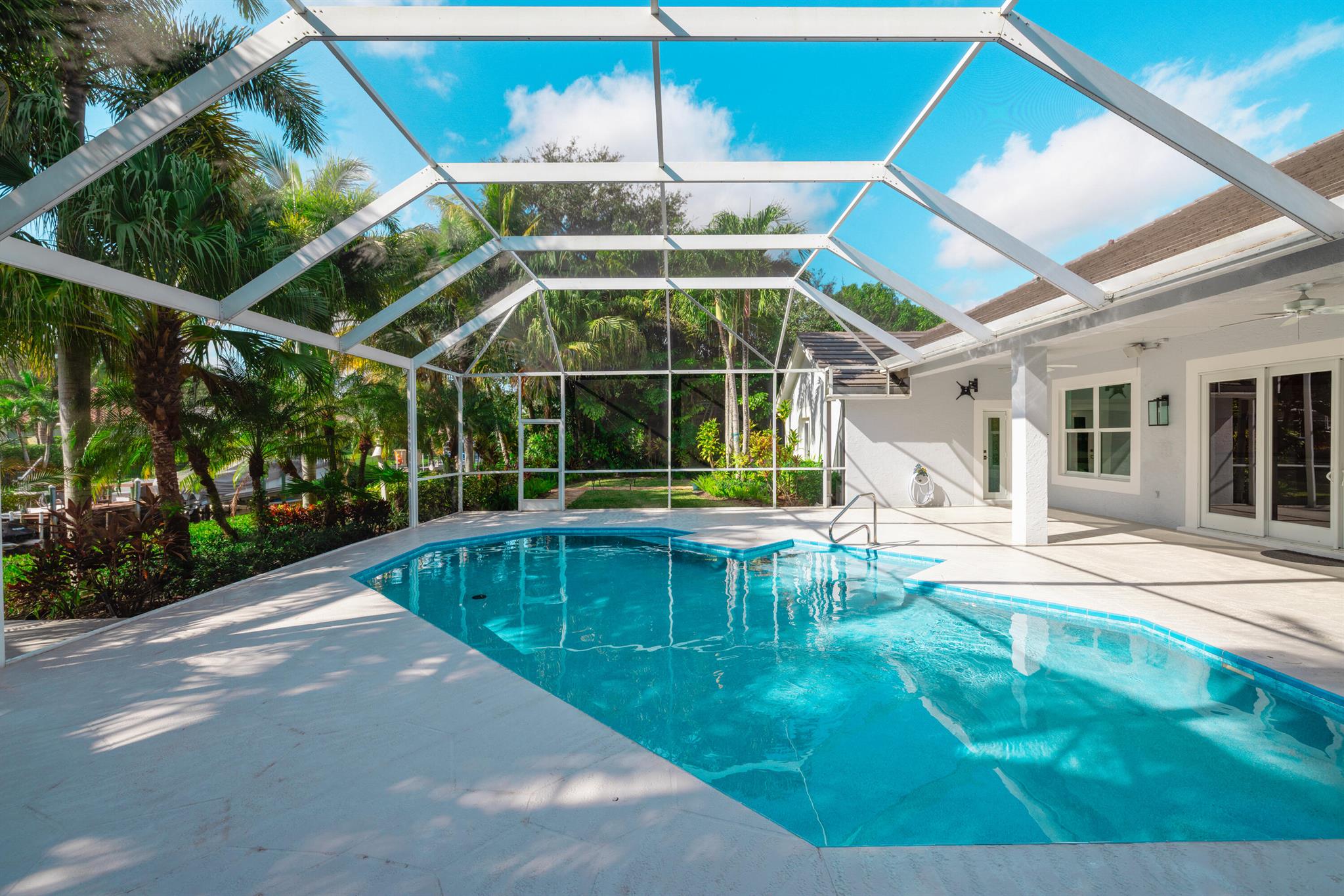 LOXAHATCHEE POINTE - Residential