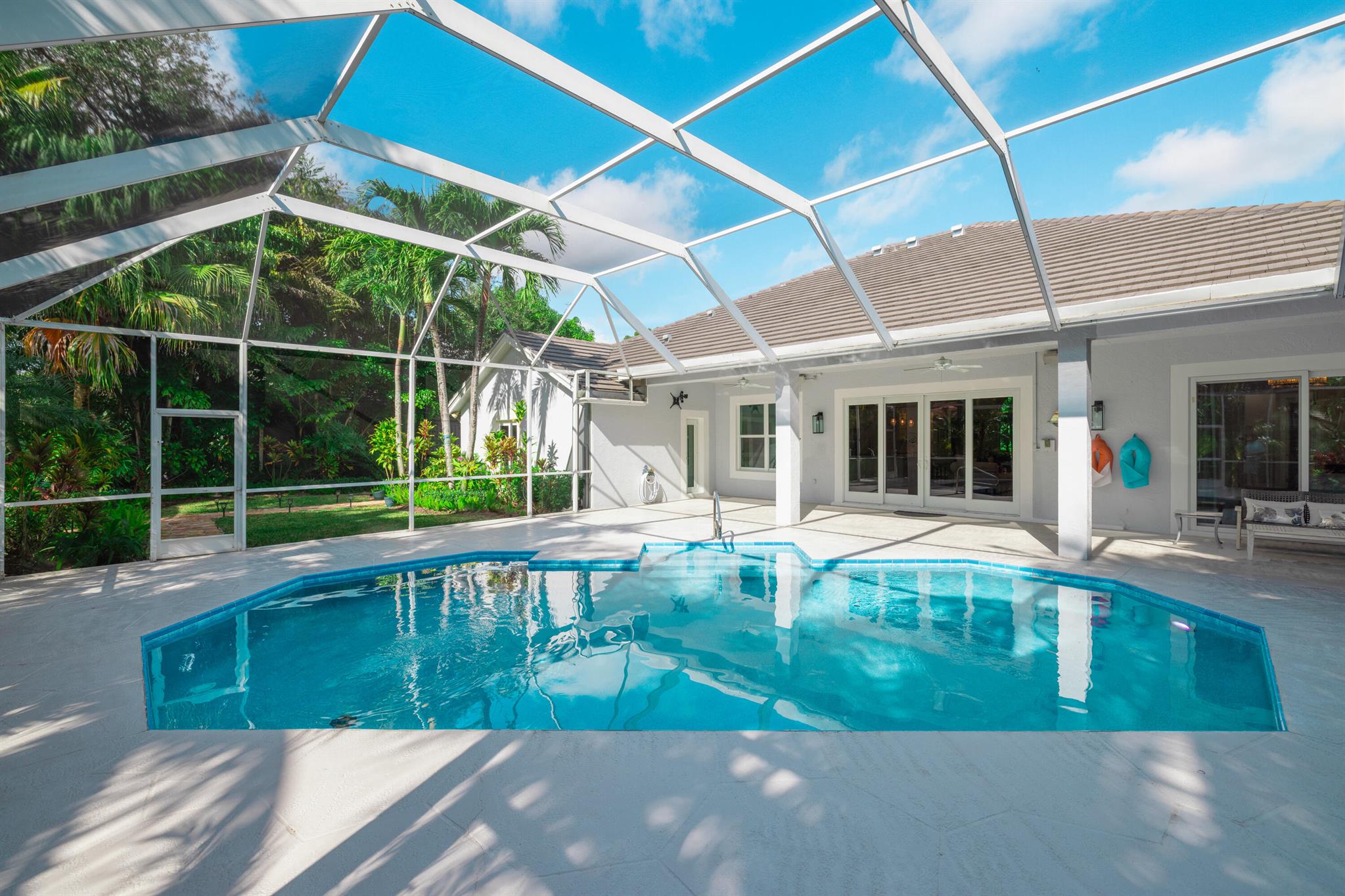 LOXAHATCHEE POINTE - Residential