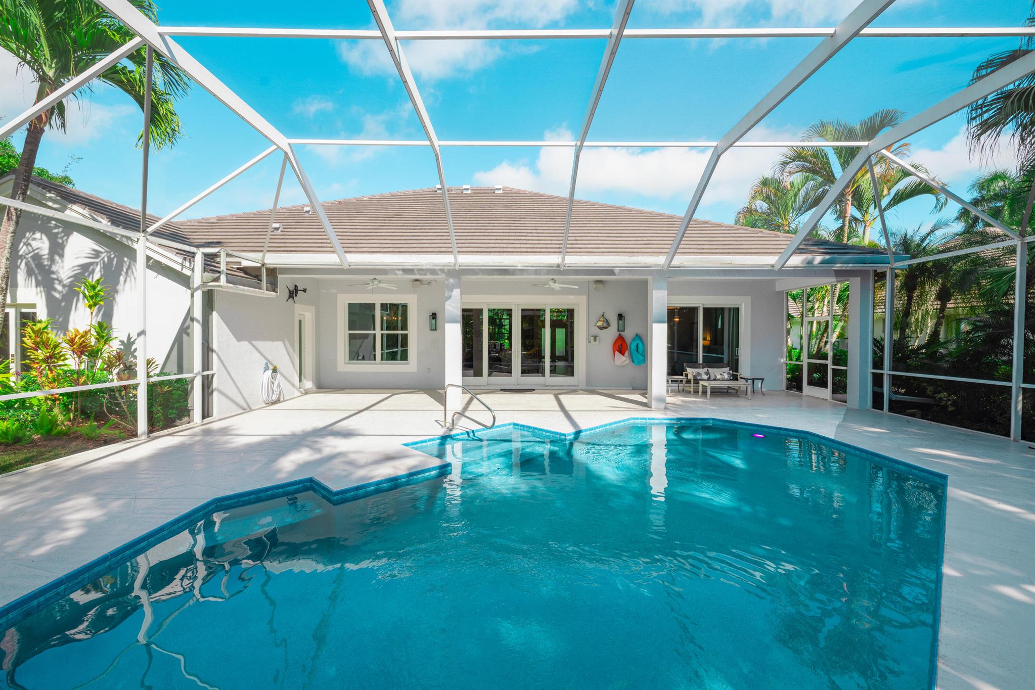 LOXAHATCHEE POINTE - Residential