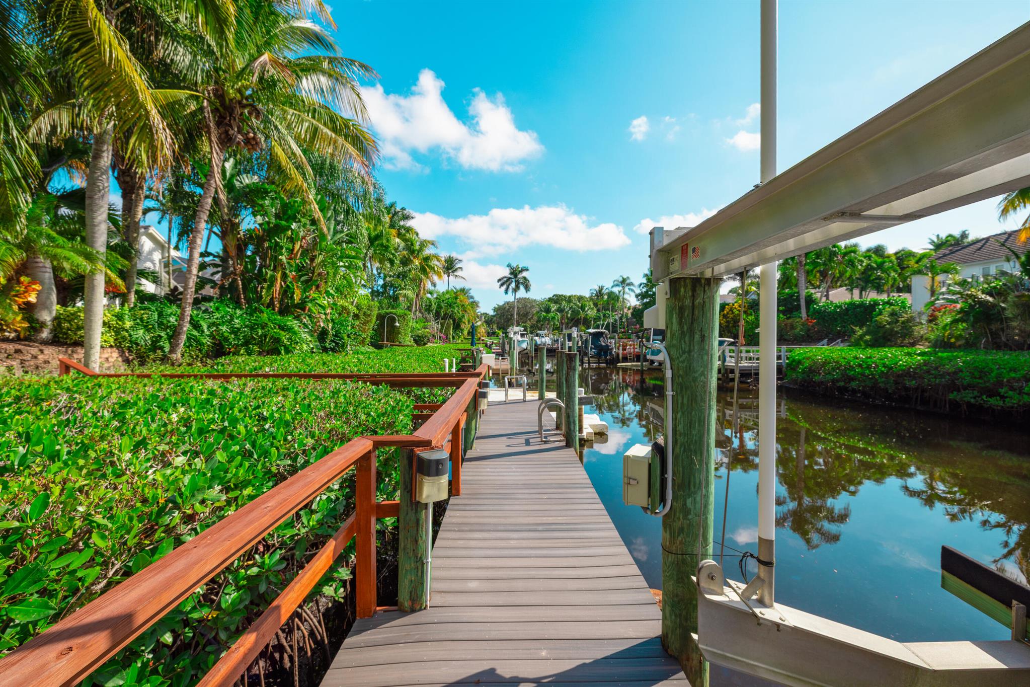 LOXAHATCHEE POINTE - Residential