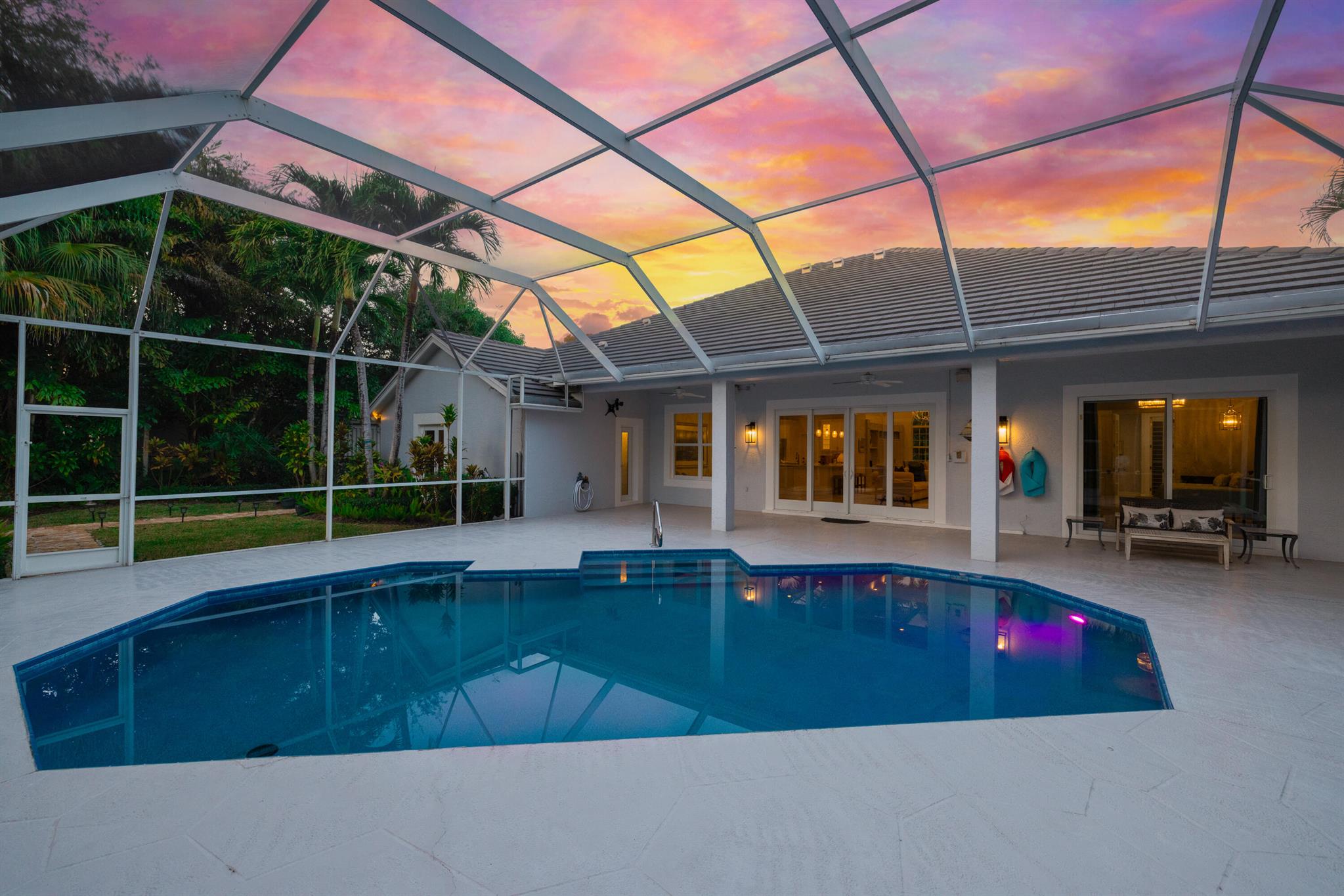 LOXAHATCHEE POINTE - Residential