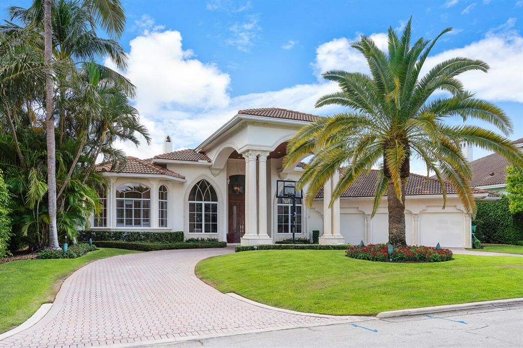 Photo of 159 W Coconut Palm Road, Boca Raton, FL 33432 (MLS # R10745418)