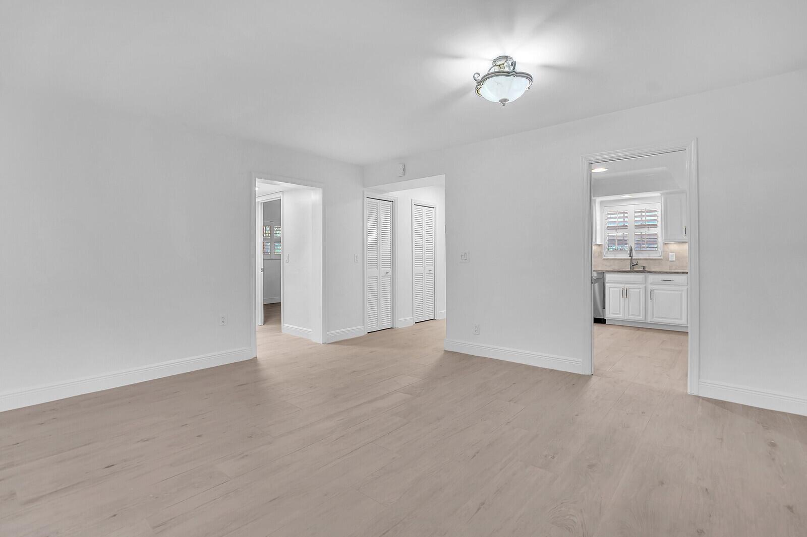 ATLANTIS SHERBROOKE VILLA - Residential