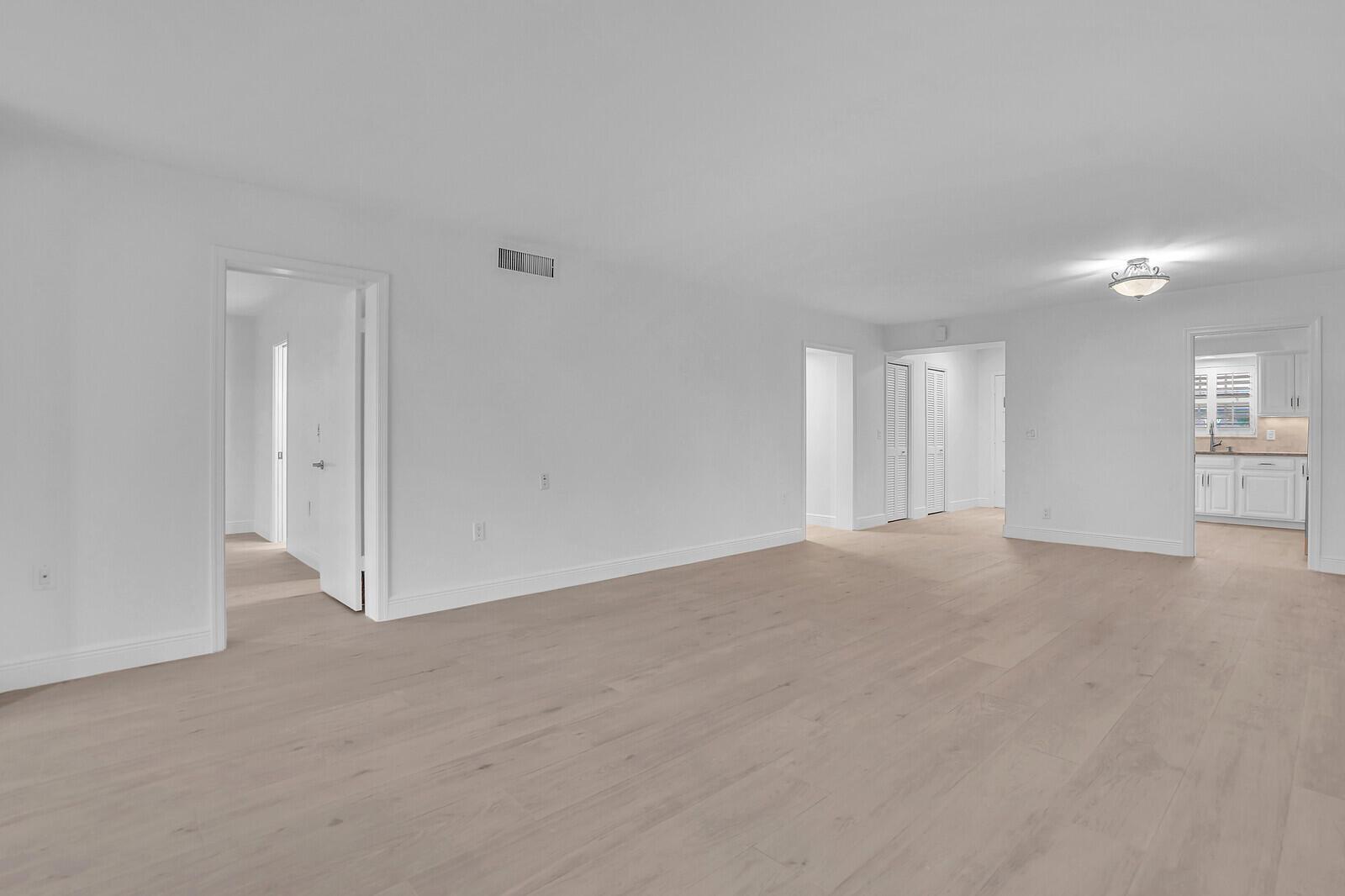ATLANTIS SHERBROOKE VILLA - Residential