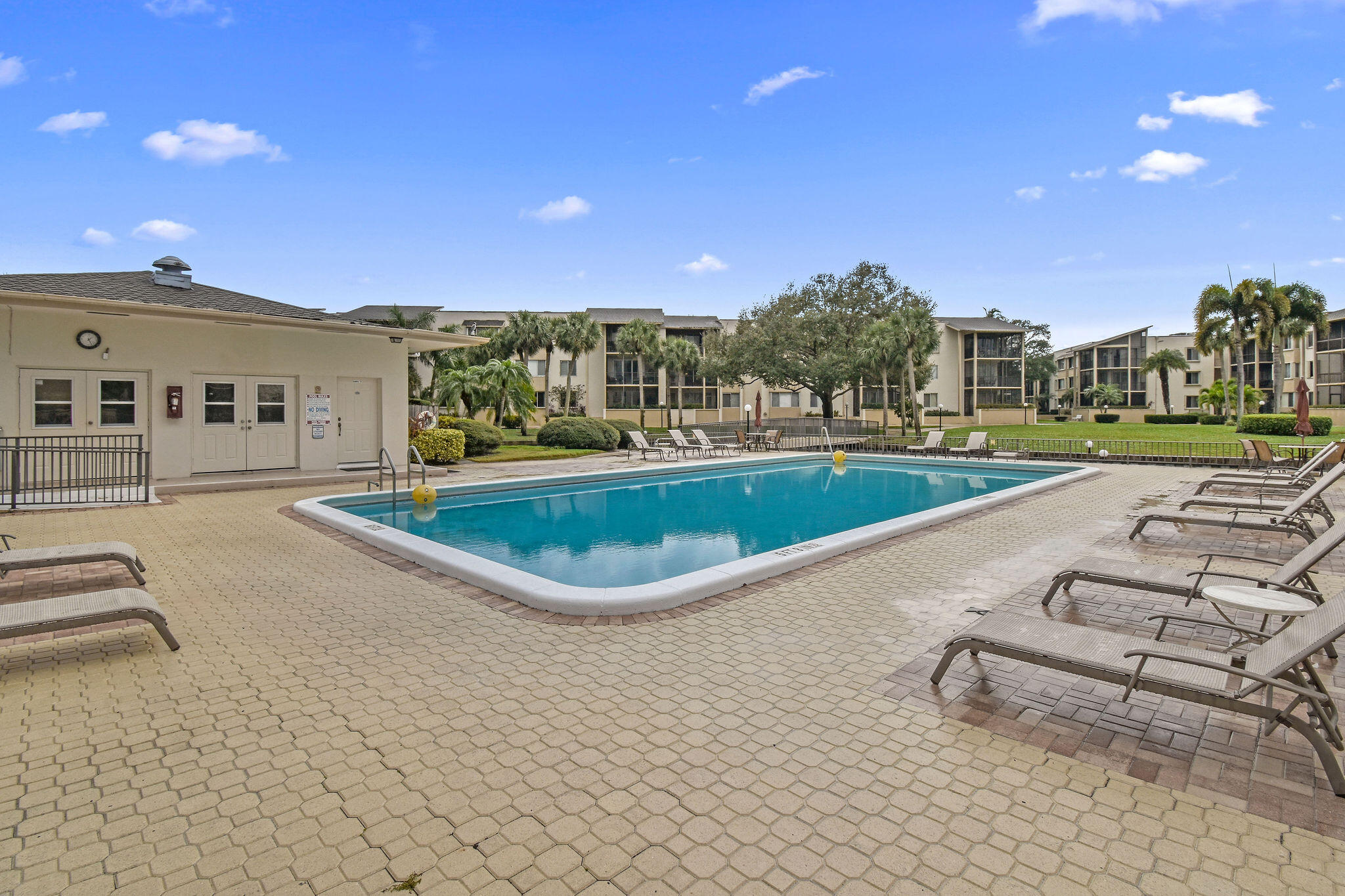 LONGWOOD - Residential