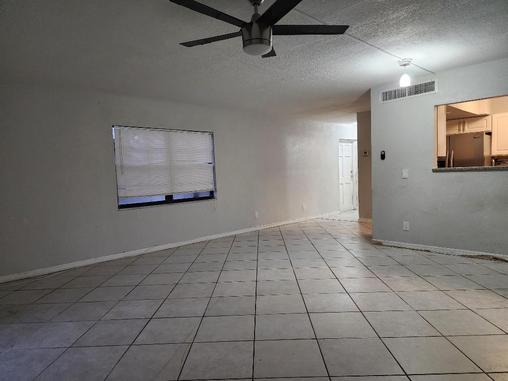 WOODLANDS CONDOMINIUM APARTMENT BUILDING 1 - Residential Lease