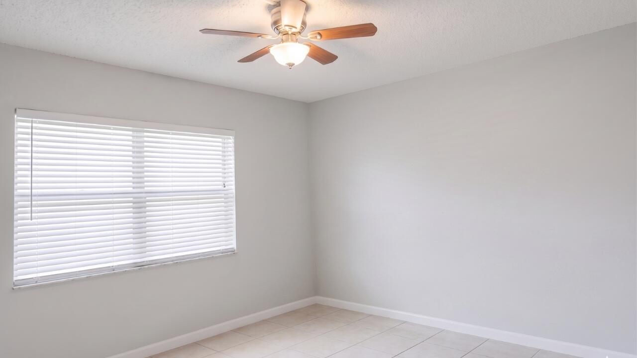 WOODLANDS CONDOMINIUM APARTMENT BUILDING 1 - Residential Lease