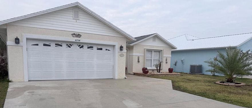 BEAUTIFUL 55+ COMMUNITY. 3 BEDROOM 2 BATH 2 CAR GARAGE HOME ON CORNER LOT W/LAKE IN BACK YARD.