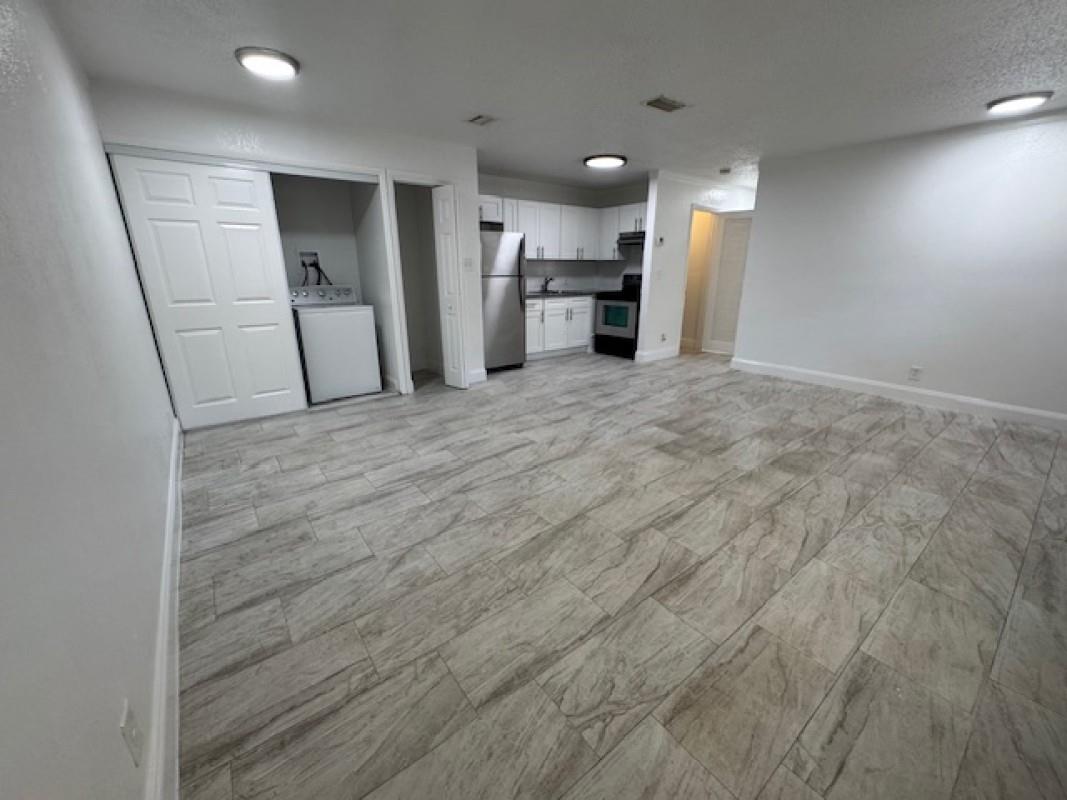 Lakewood Gardens 78-2 B - Residential Lease