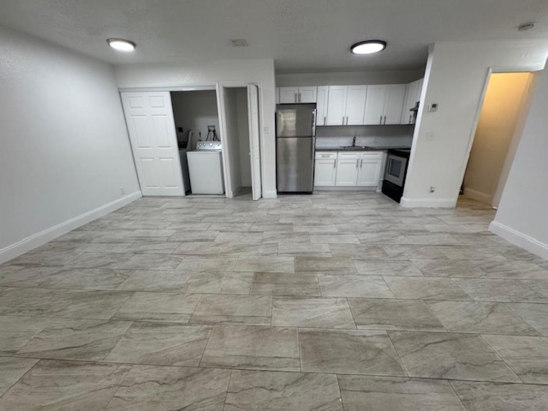 Lakewood Gardens 78-2 B - Residential Lease