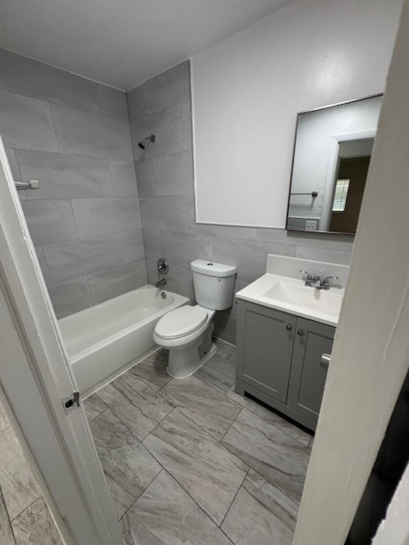 Lakewood Gardens 78-2 B - Residential Lease