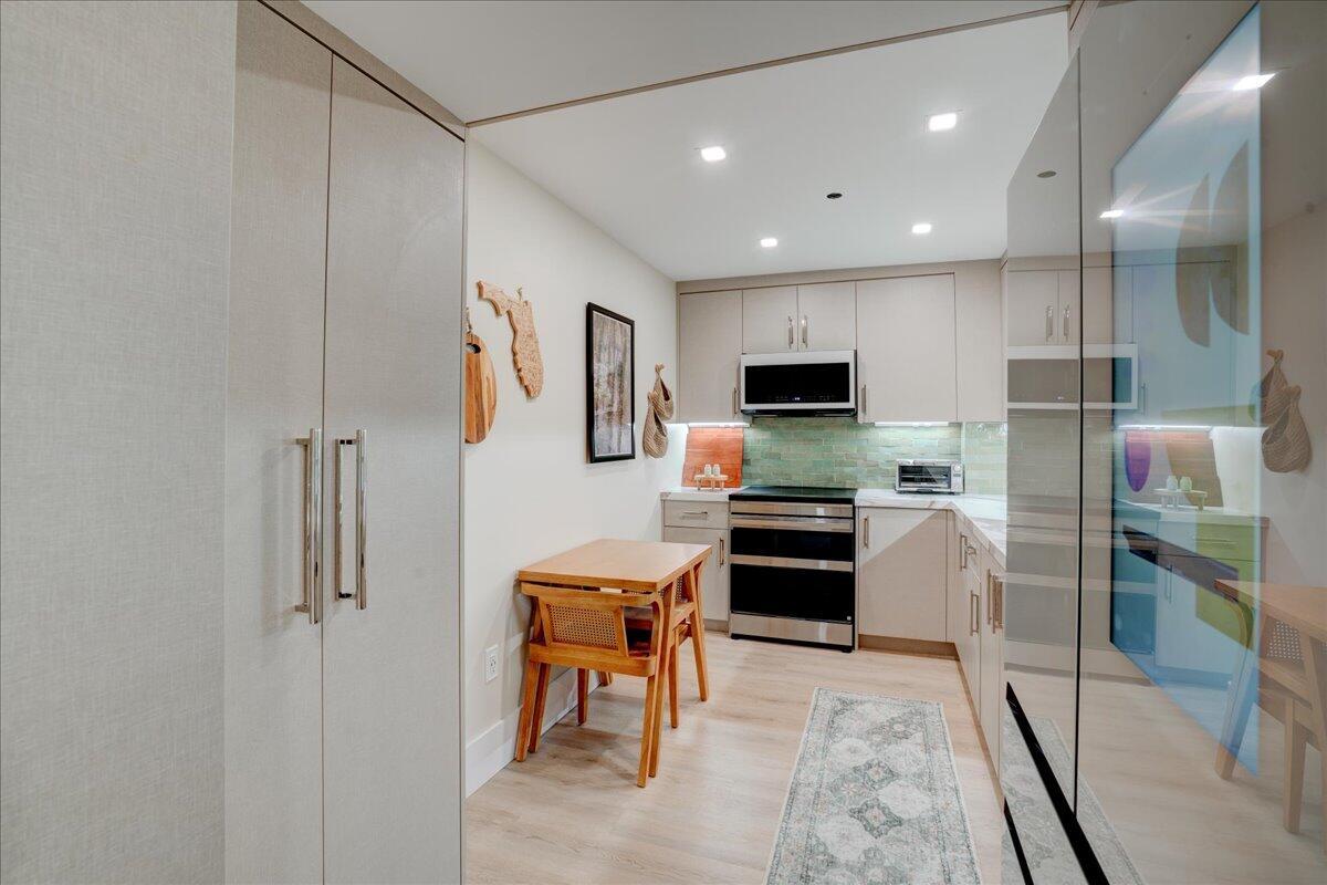 PATRICIAN OF PALM BEACH C - Residential Lease
