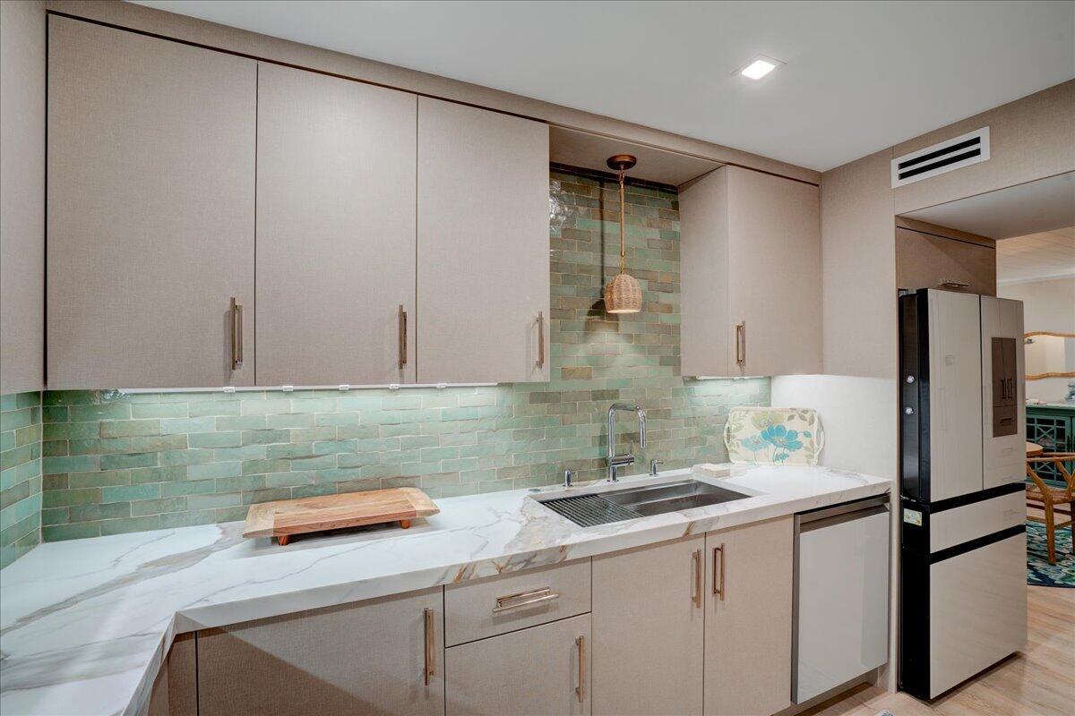 PATRICIAN OF PALM BEACH C - Residential Lease