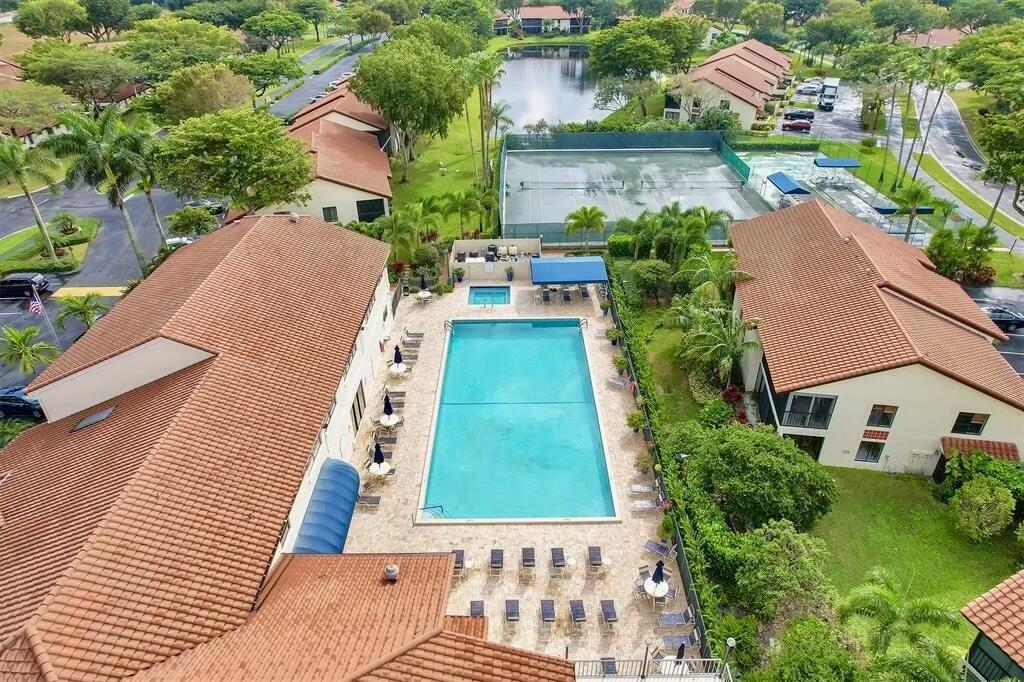 PALM CHASE CONDO - Residential