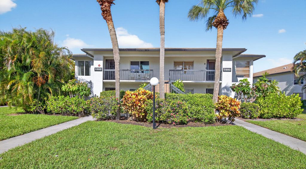Photo of 5880 Sugar Palm Court, Unit B Ct, Delray Beach, FL 33484 (MLS # R11117603)
