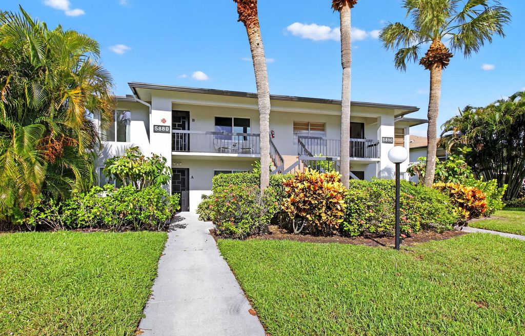 Photo of 5880 Sugar Palm Court, Unit B Ct, Delray Beach, FL 33484 (MLS # R11117603)
