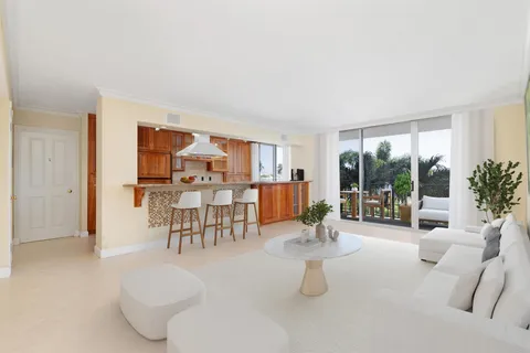 1801 S Flagler Drive Unit 310, West Palm Beach, FL MLS: R11082008