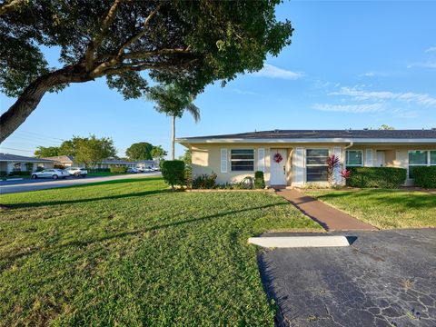 8957 Warwick Dr Boca Raton FL 33433