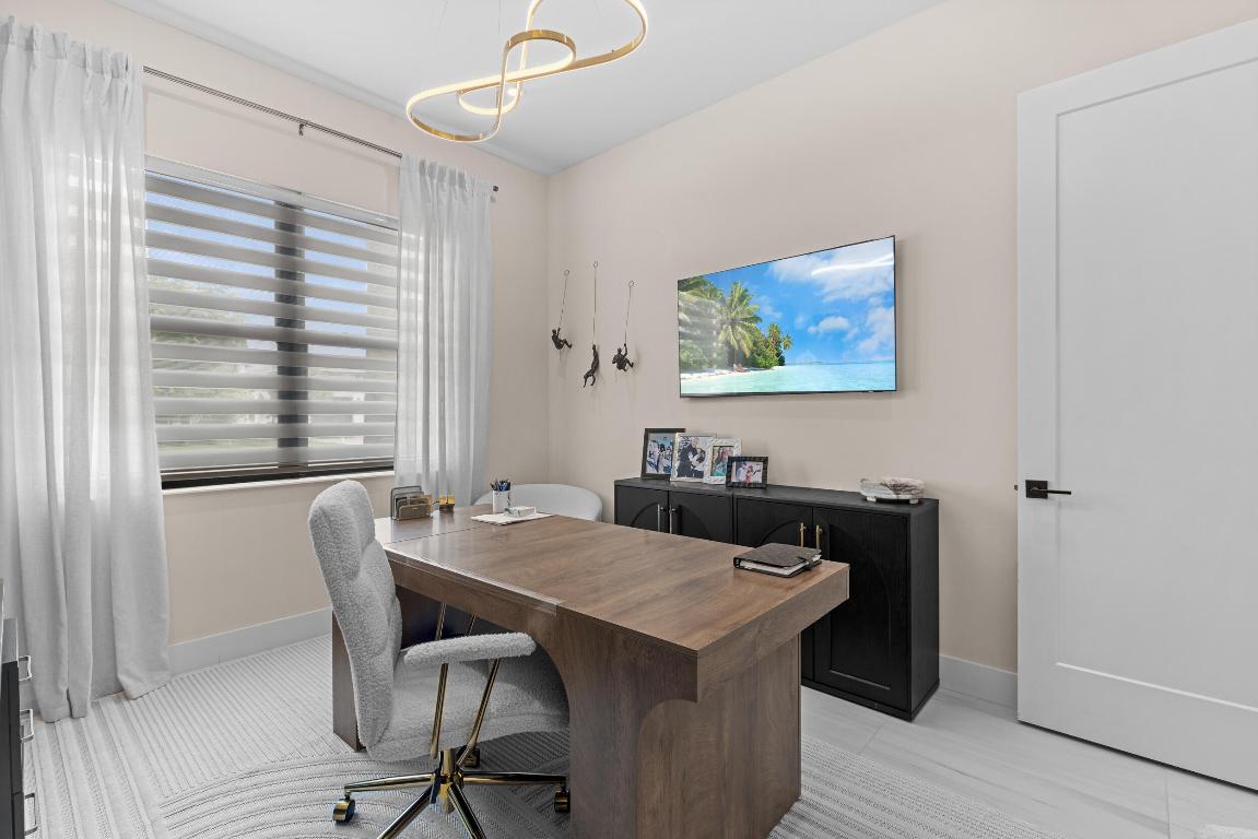 AVENIR POD - Residential Lease